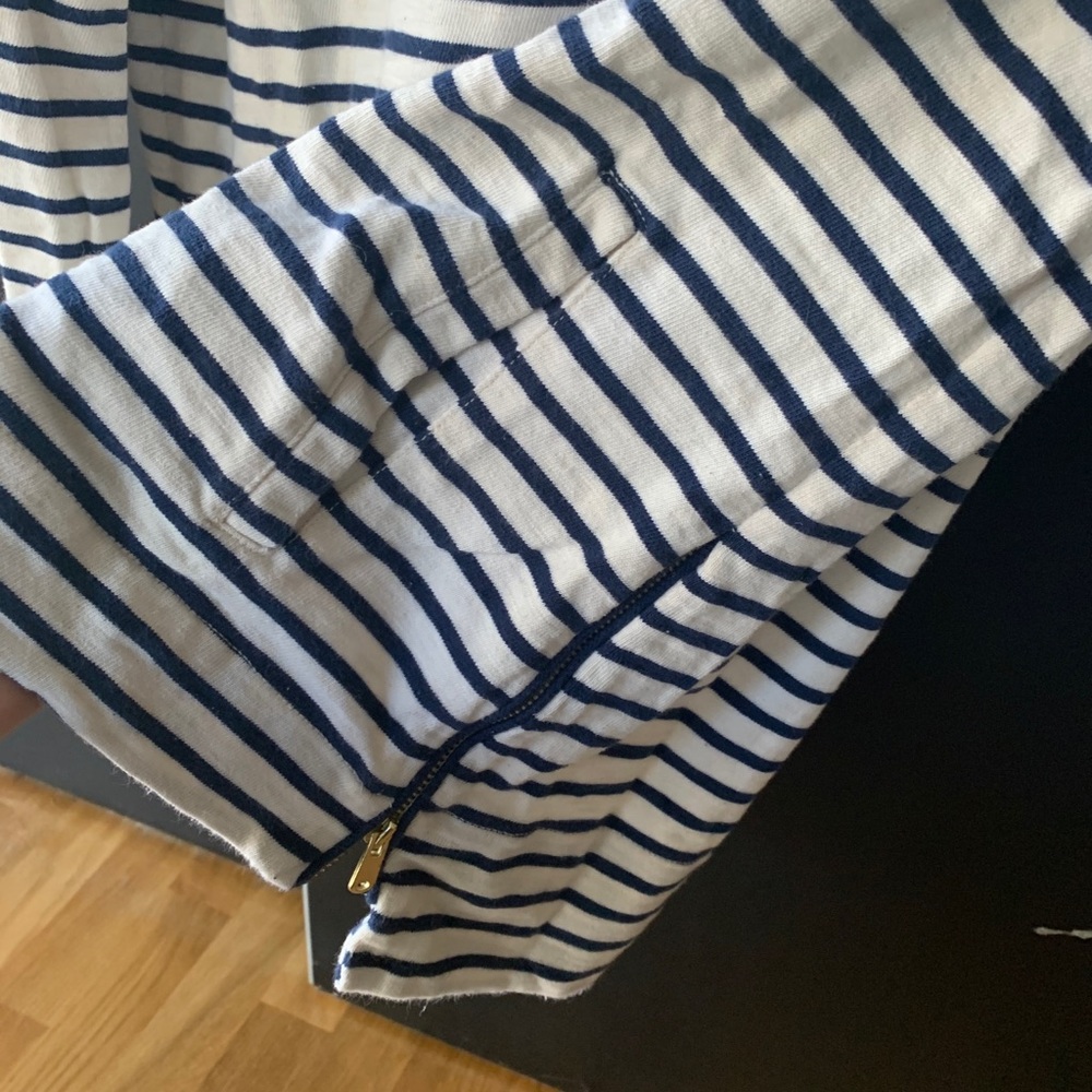 J crew hooded sweatshirt with pockets and zippers